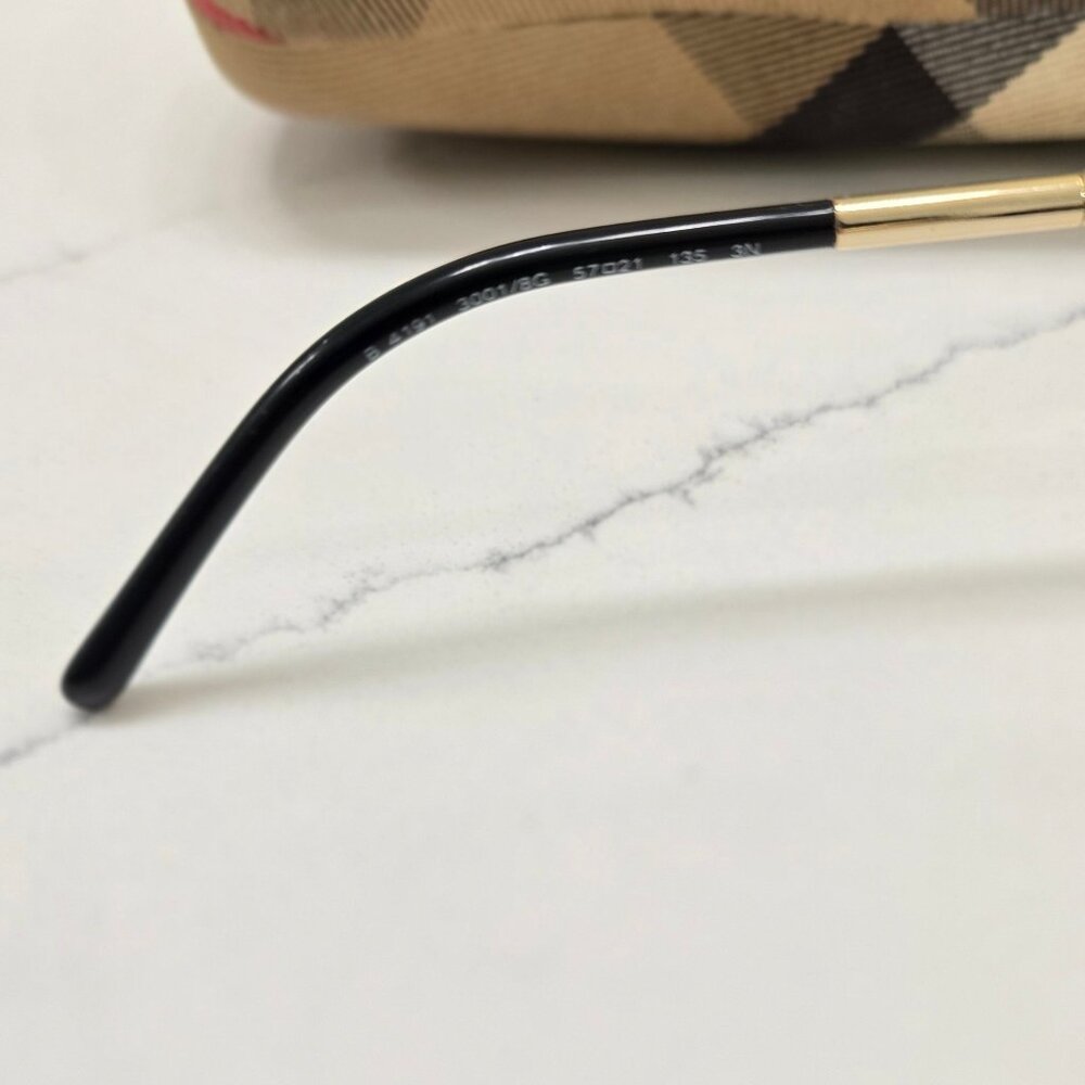 Burberry Oversized Sunglasses - Picture 11 of 15